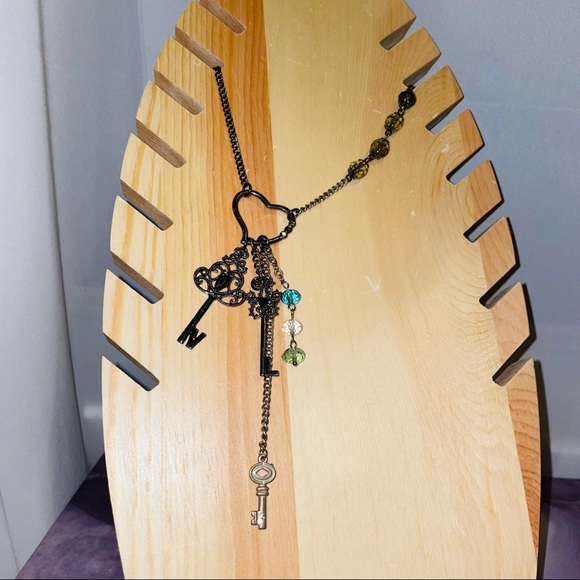 π Mini Key Heart Clasp Charm Necklace - Picture 12 of 12